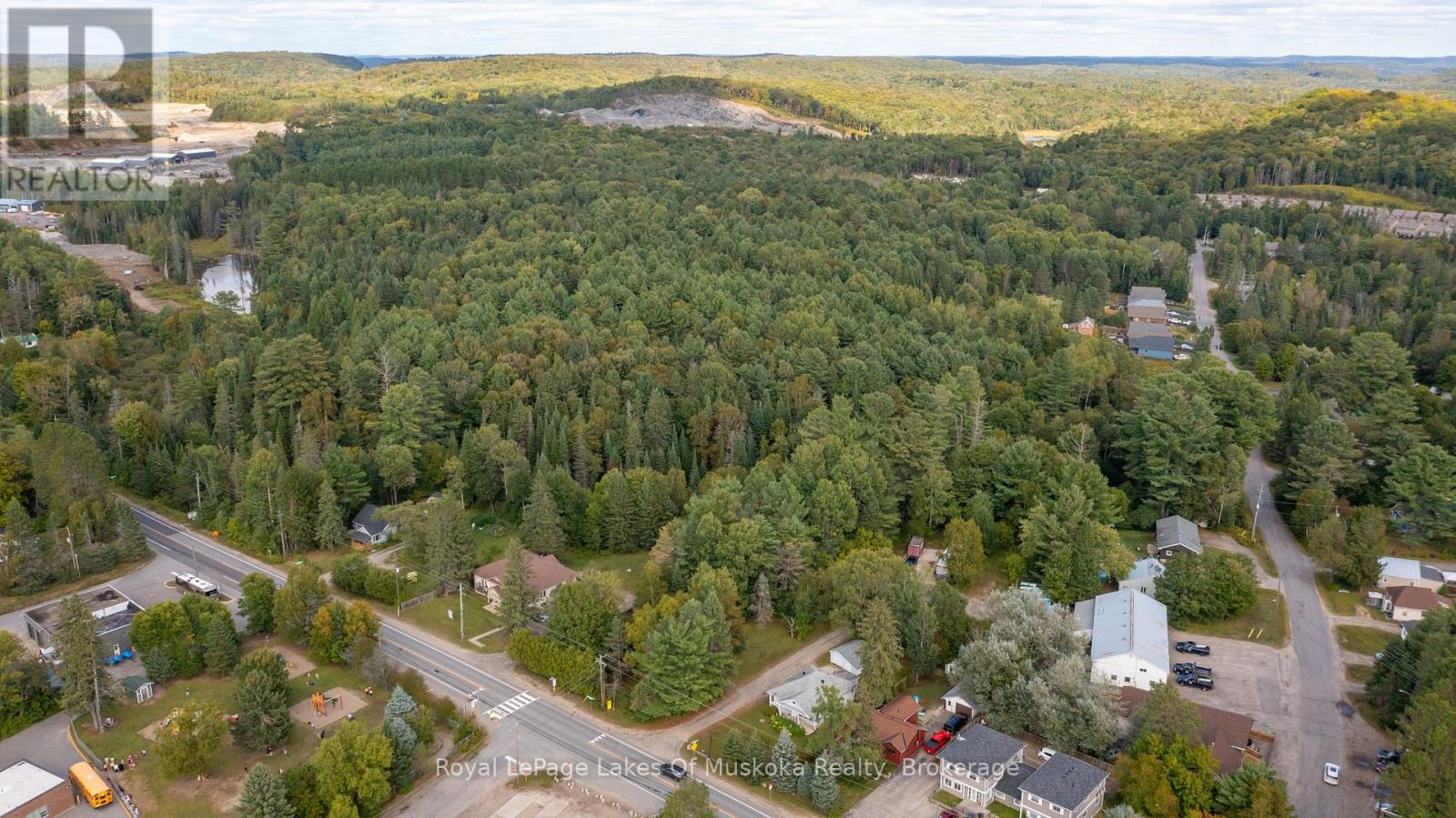 100 Chaffey Township Road, Huntsville, Ontario  P1H 1C8 - Photo 3 - X12403748