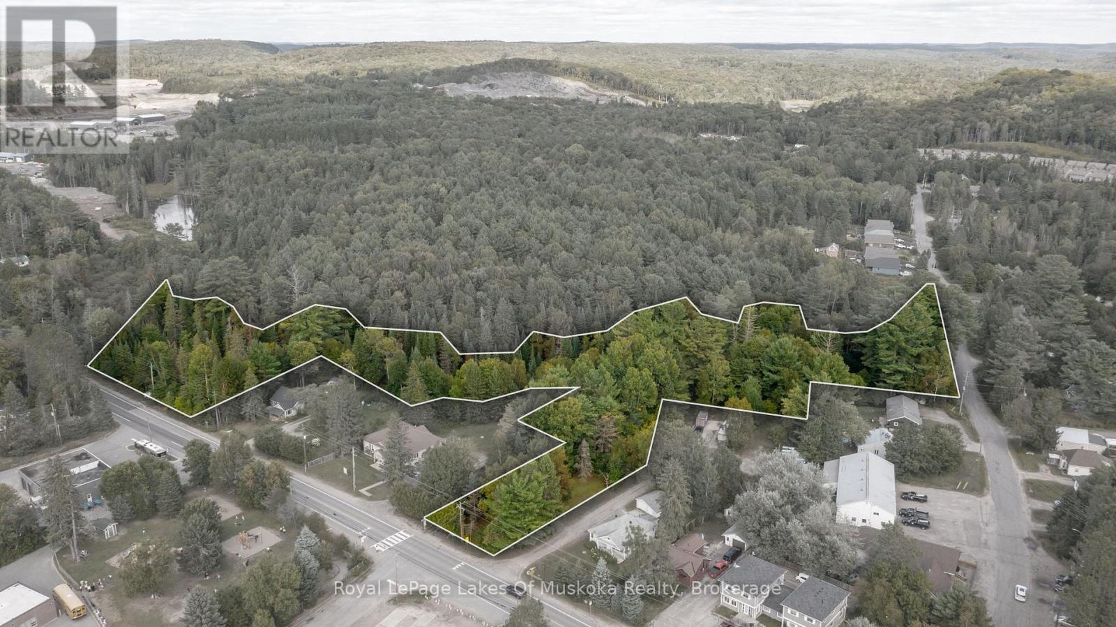 100 Chaffey Township Road, Huntsville, Ontario  P1H 1C8 - Photo 4 - X12403748