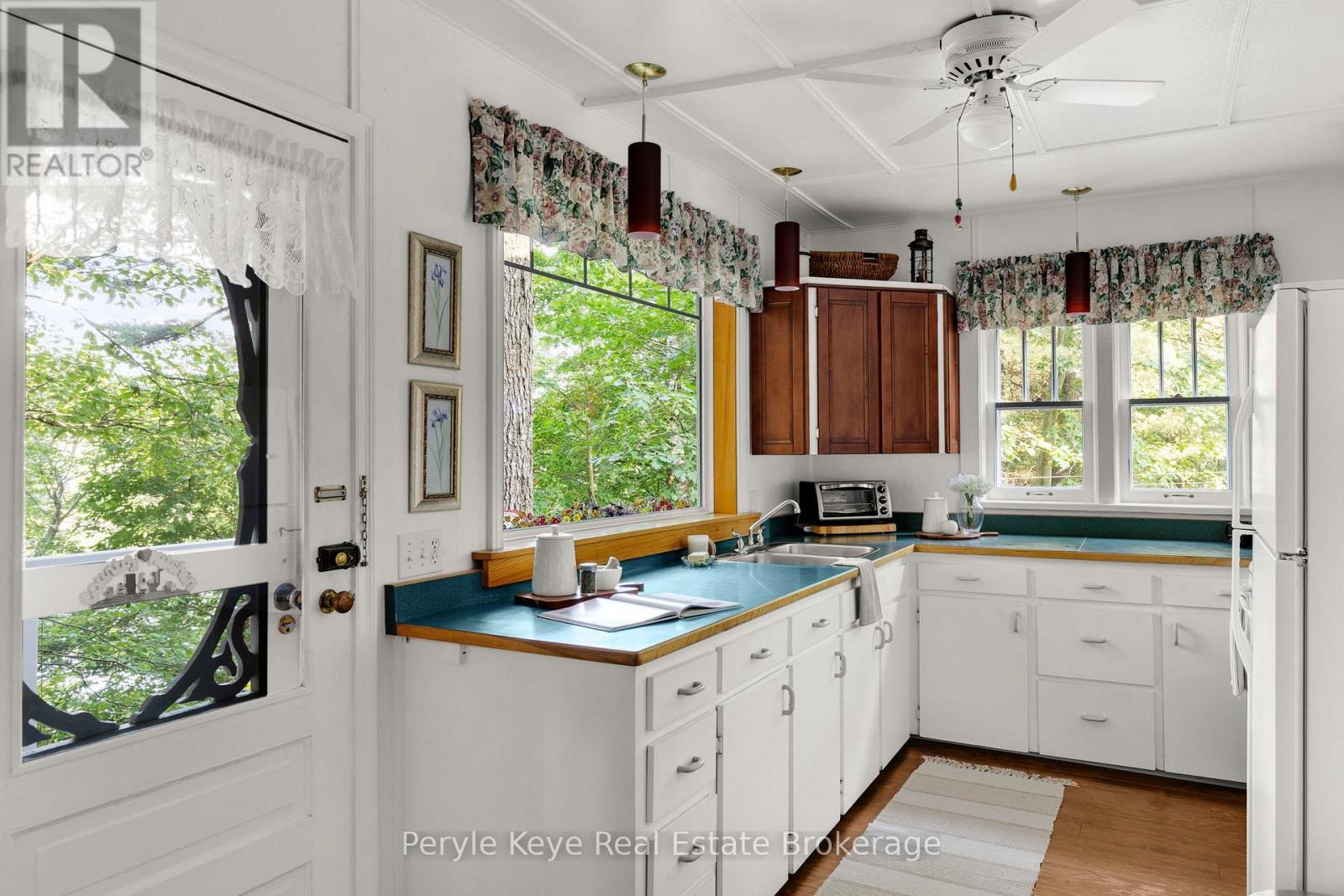 136 Deer Lake Road, Huntsville, Ontario  P0B 1L0 - Photo 25 - X12406976