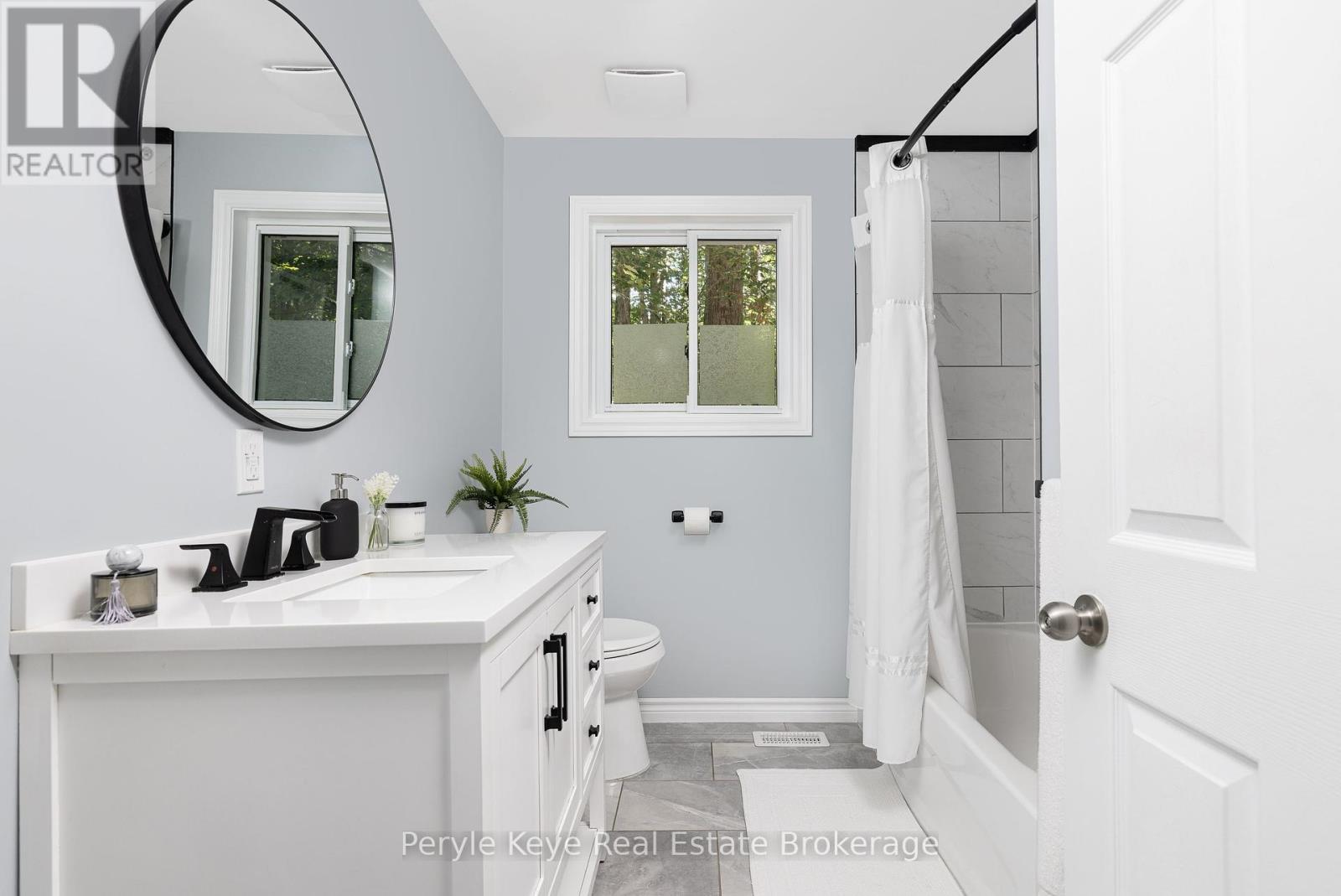 820 Manitoba Street, Bracebridge, Ontario  P1L 1W9 - Photo 20 - X12408357