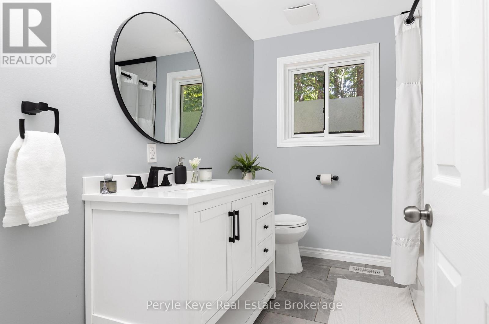 820 Manitoba Street, Bracebridge, Ontario  P1L 1W9 - Photo 21 - X12408357