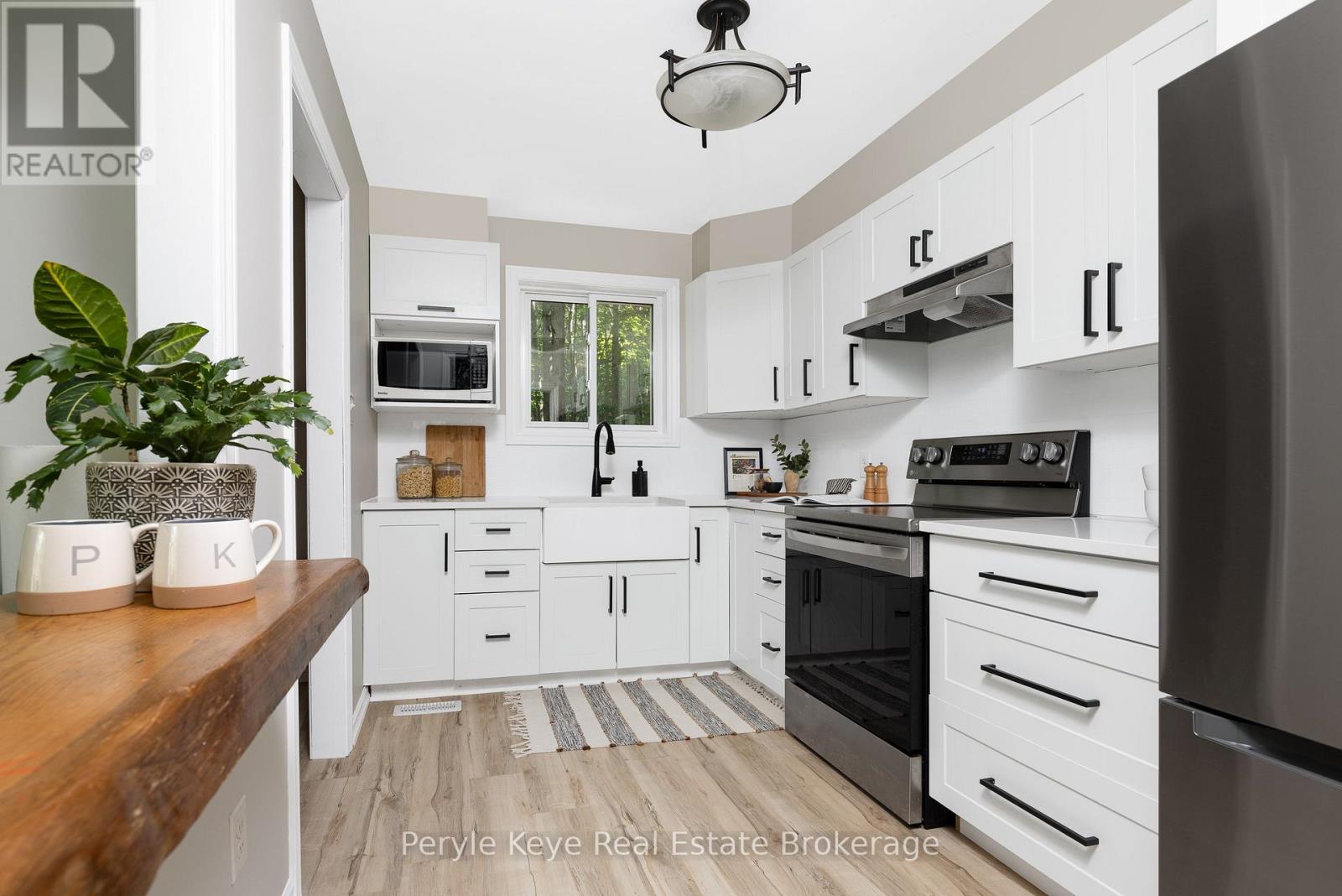 820 Manitoba Street, Bracebridge, Ontario  P1L 1W9 - Photo 4 - X12408357