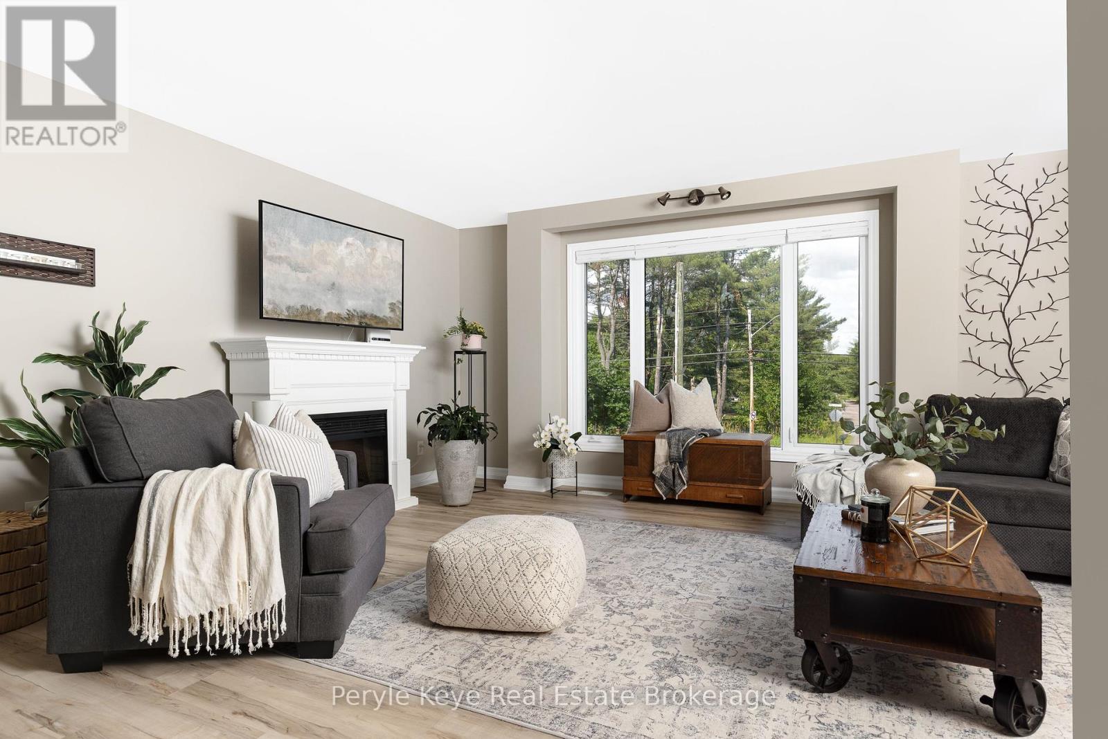 820 Manitoba Street, Bracebridge, Ontario  P1L 1W9 - Photo 5 - X12408357