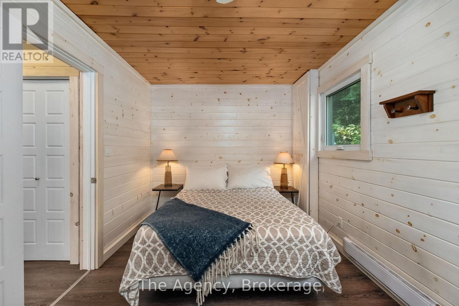 1032 Lakeshore Drive S, Bracebridge, Ontario  P1L 1X3 - Photo 18 - X12410008