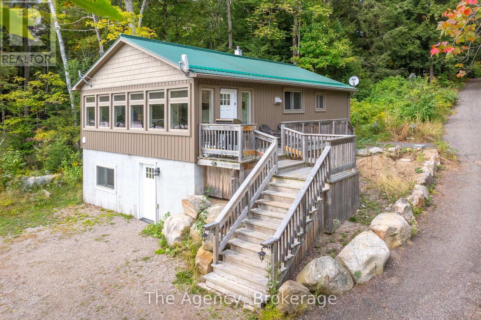 1032 Lakeshore Drive S, Bracebridge, Ontario  P1L 1X3 - Photo 4 - X12410008