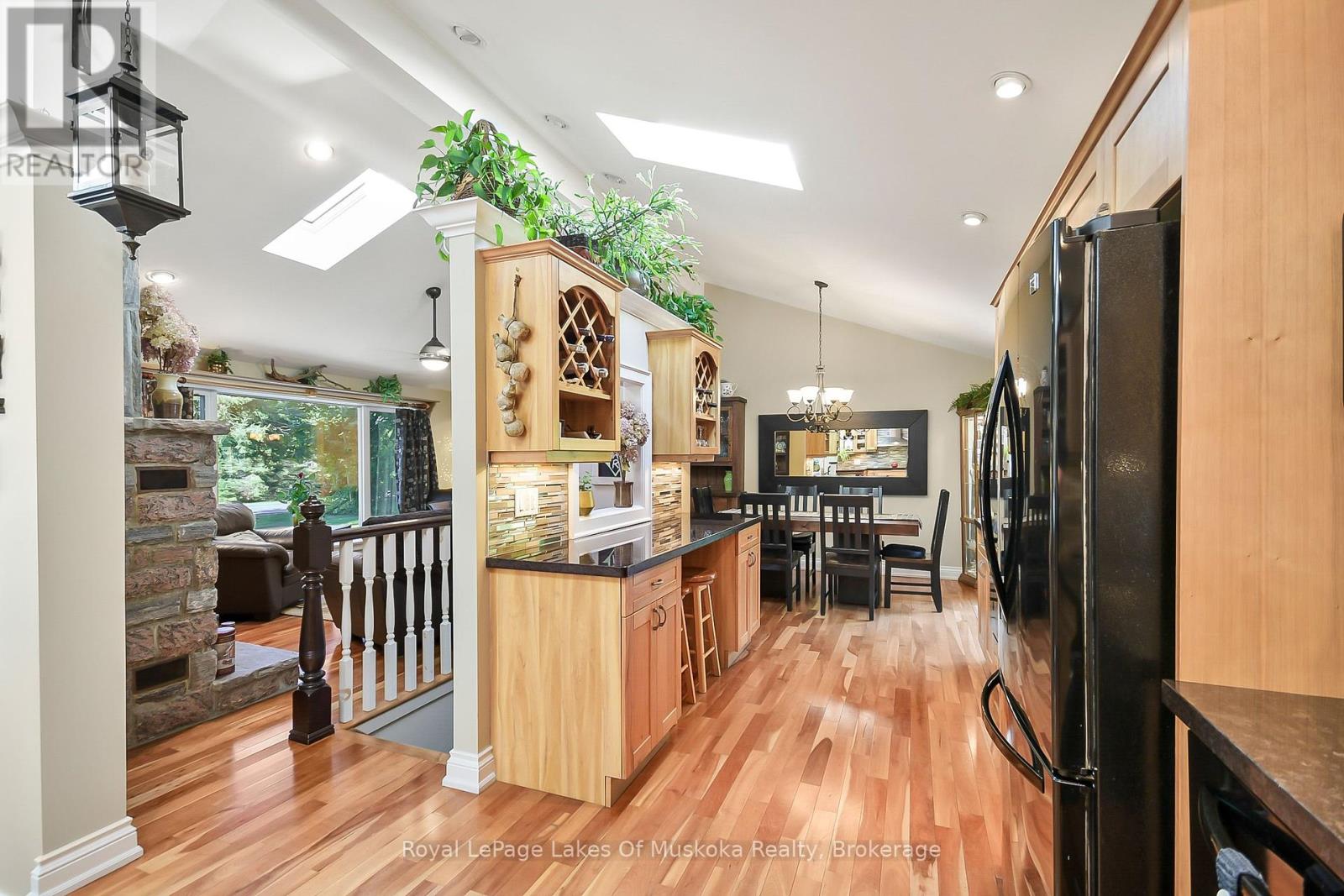 2 Leslie Drive W, Bracebridge, Ontario  P1L 1W8 - Photo 25 - X12410198