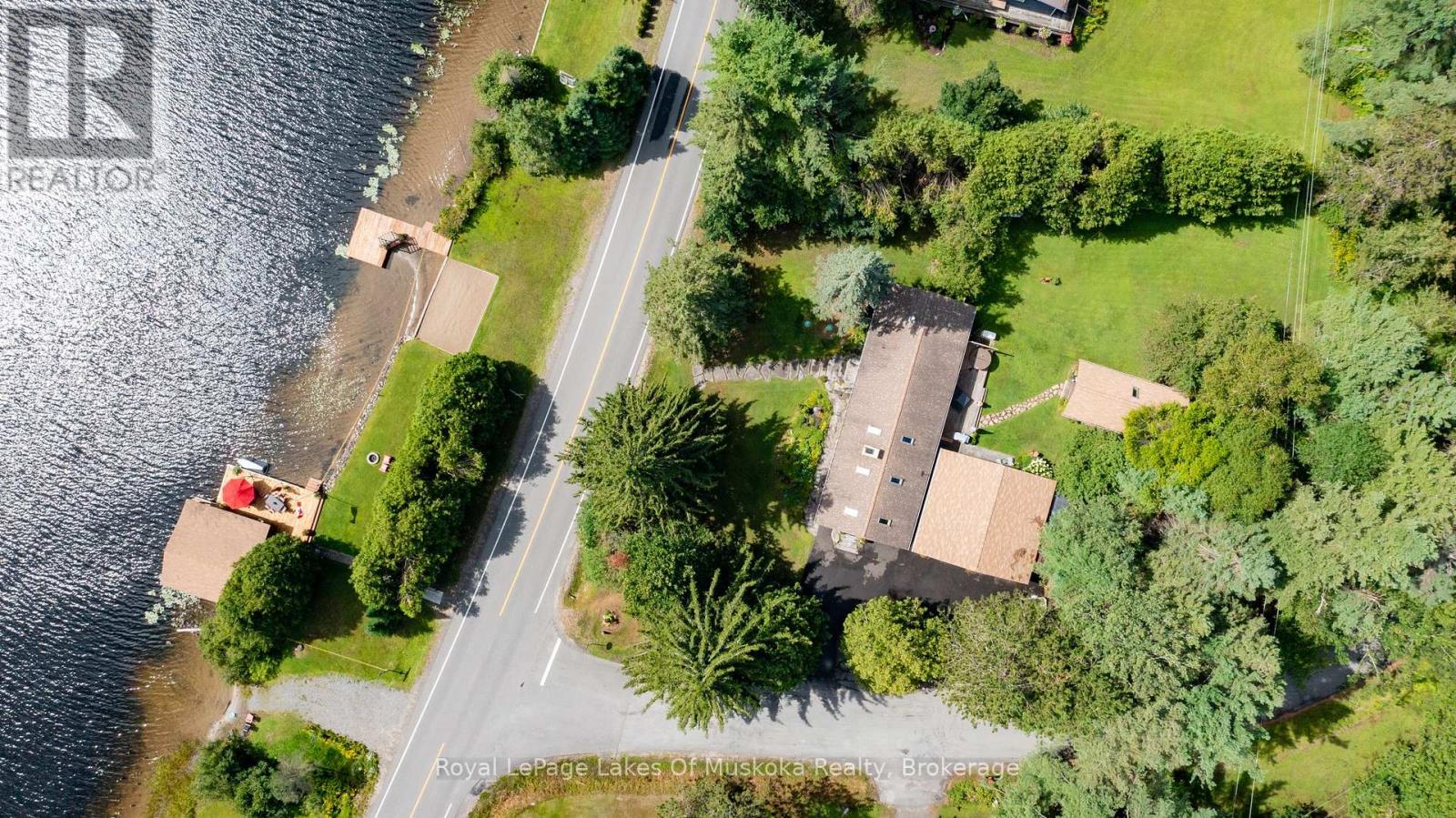 2 Leslie Drive W, Bracebridge, Ontario  P1L 1W8 - Photo 6 - X12410198