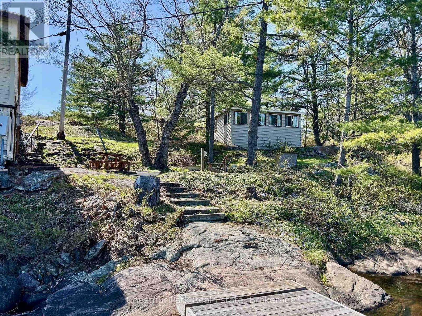 1 & 2 -1051 Wigwam Lodge Road, Gravenhurst, Ontario  P0E 1G0 - Photo 6 - X12410239