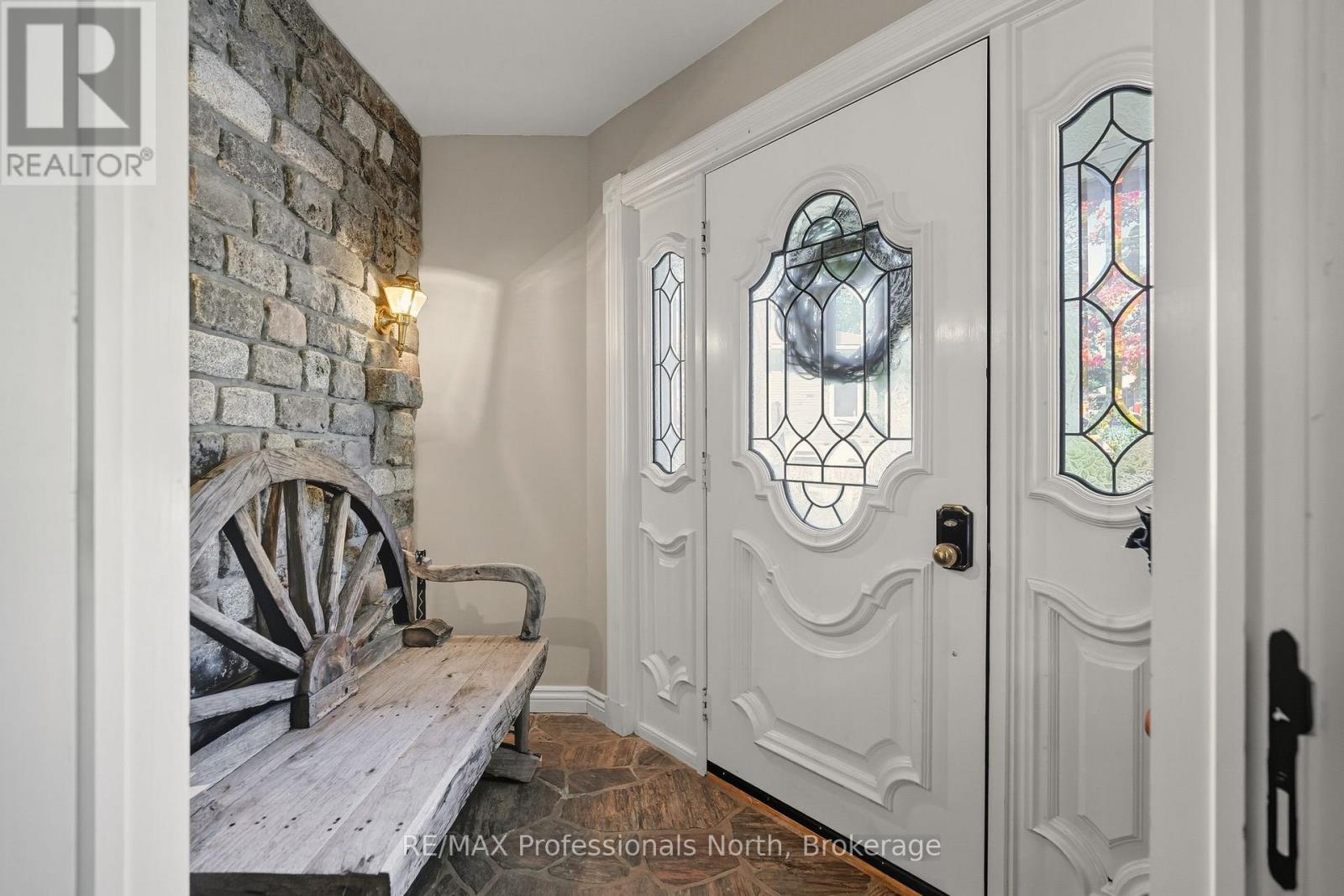 35 Church Street, Huntsville, Ontario  P1H 1G8 - Photo 12 - X12411599