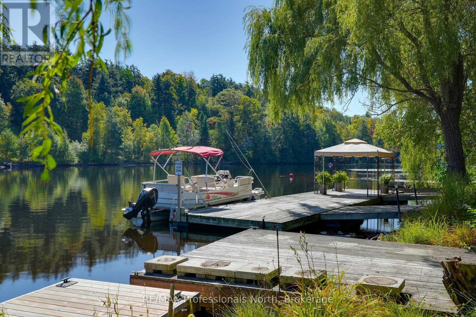 35 Church Street, Huntsville, Ontario  P1H 1G8 - Photo 2 - X12411599