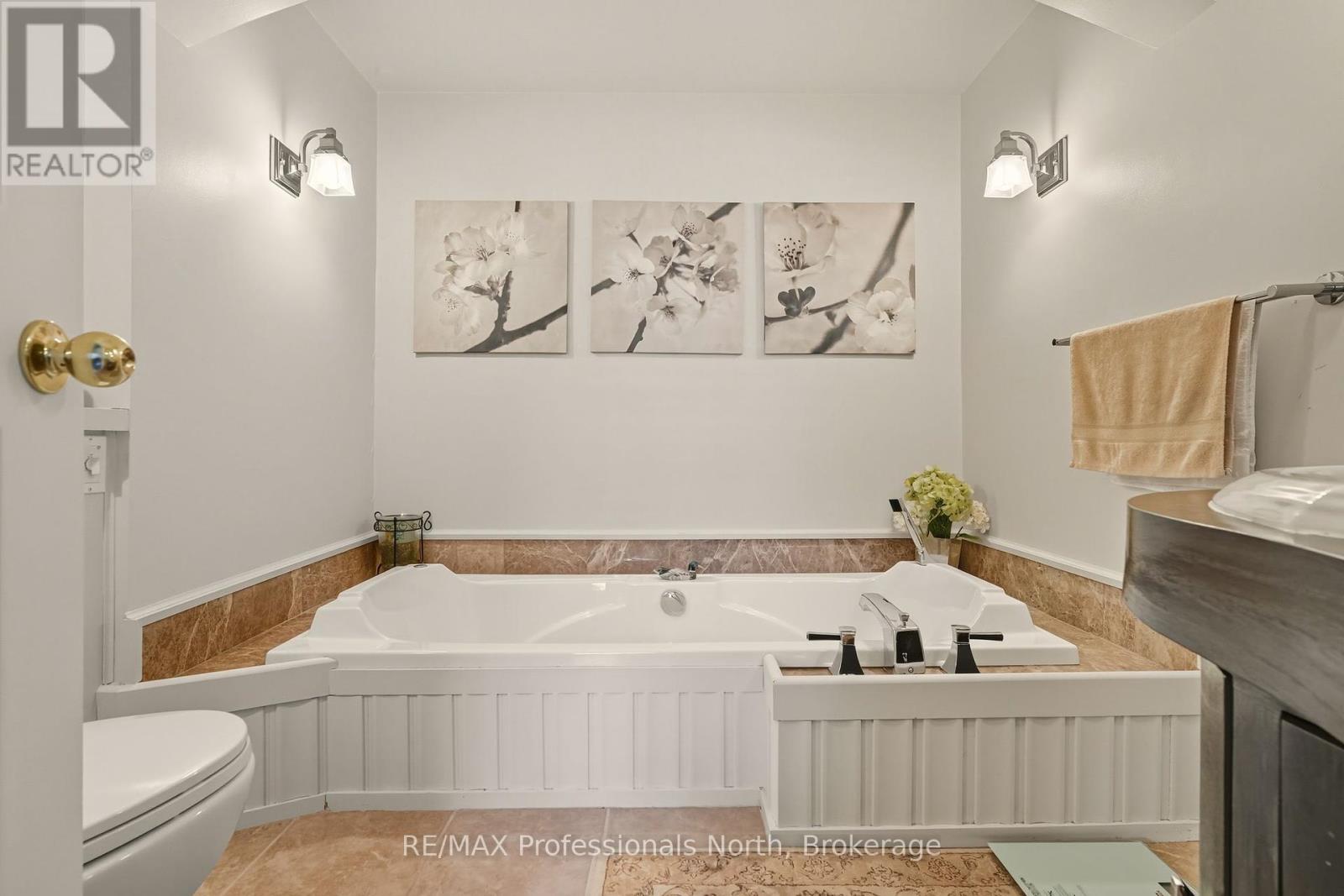 35 Church Street, Huntsville, Ontario  P1H 1G8 - Photo 24 - X12411599