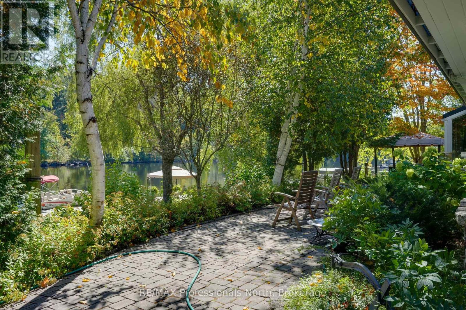 35 Church Street, Huntsville, Ontario  P1H 1G8 - Photo 7 - X12411599