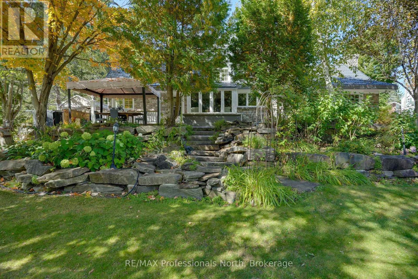 35 Church Street, Huntsville, Ontario  P1H 1G8 - Photo 8 - X12411599