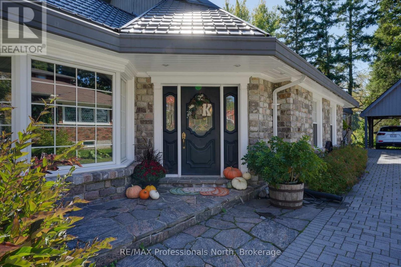 35 Church Street, Huntsville, Ontario  P1H 1G8 - Photo 9 - X12411599