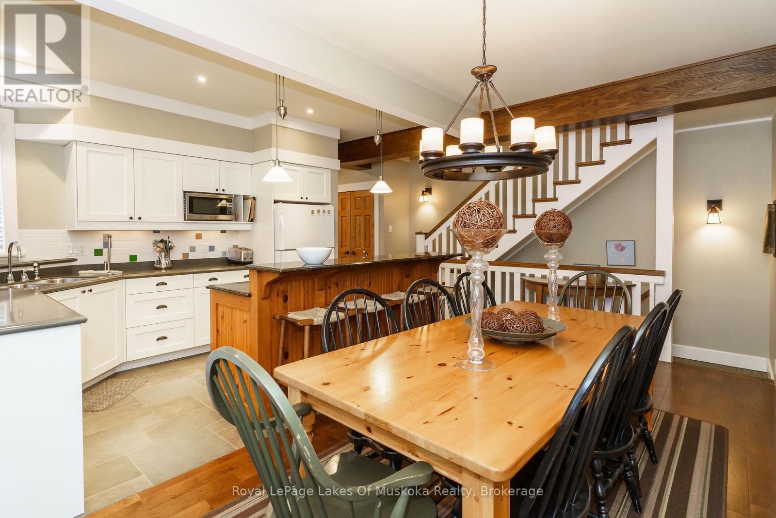 Villa 1  Week 9 - 1020 Birch Glen Road, Lake Of Bays, Ontario  P0B 1A0 - Photo 10 - X12411608