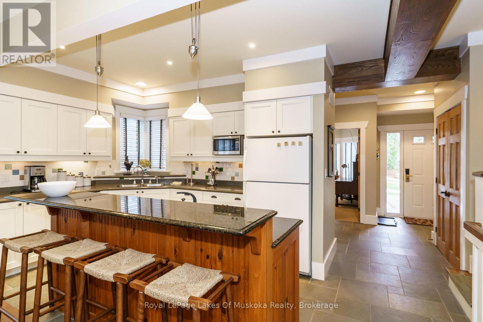 Villa 1  Week 9 - 1020 Birch Glen Road, Lake Of Bays, Ontario  P0B 1A0 - Photo 13 - X12411608