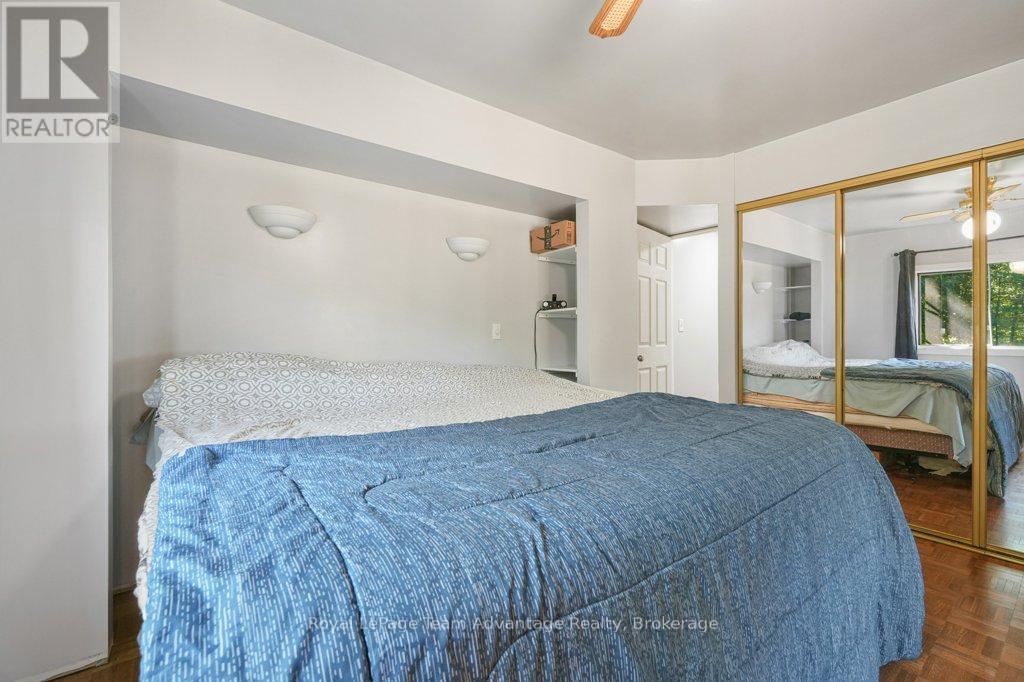 18 Horseshoe Lake Road, Seguin, Ontario  P2A 2W8 - Photo 12 - X12413327