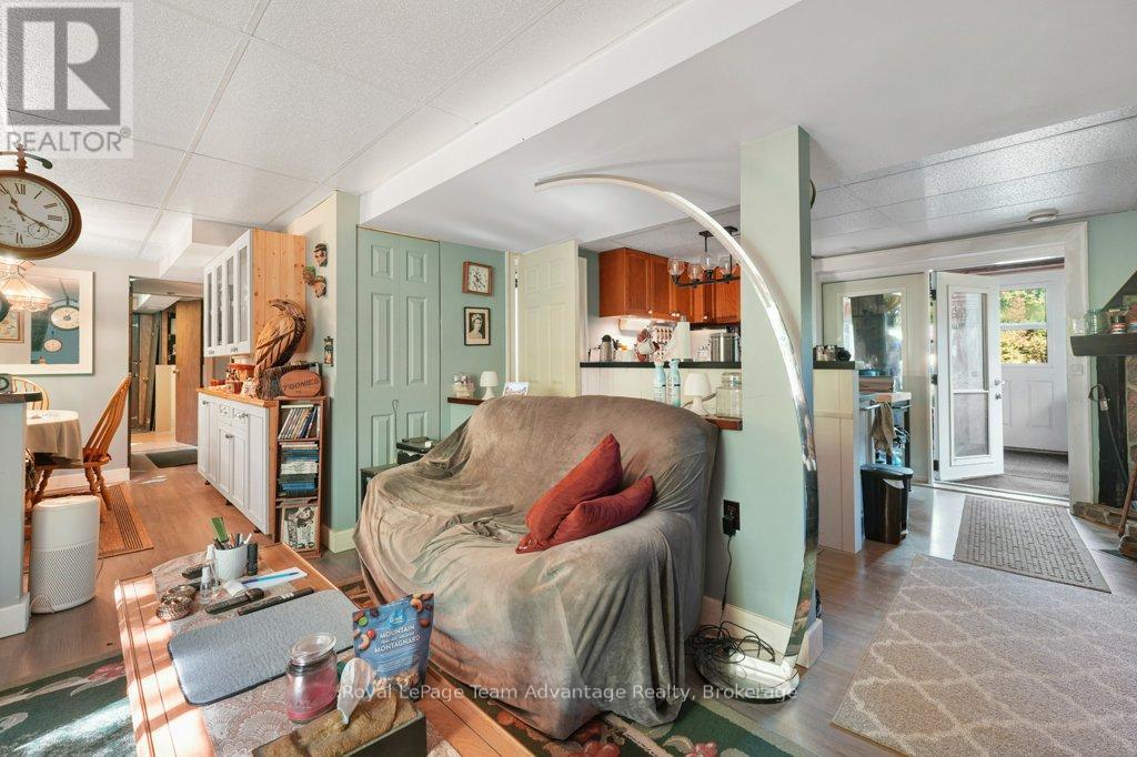 18 Horseshoe Lake Road, Seguin, Ontario  P2A 2W8 - Photo 24 - X12413327