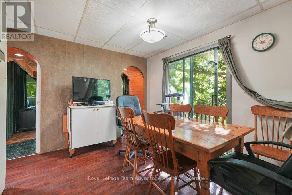 18 Horseshoe Lake Road, Seguin, Ontario  P2A 2W8 - Photo 9 - X12413327