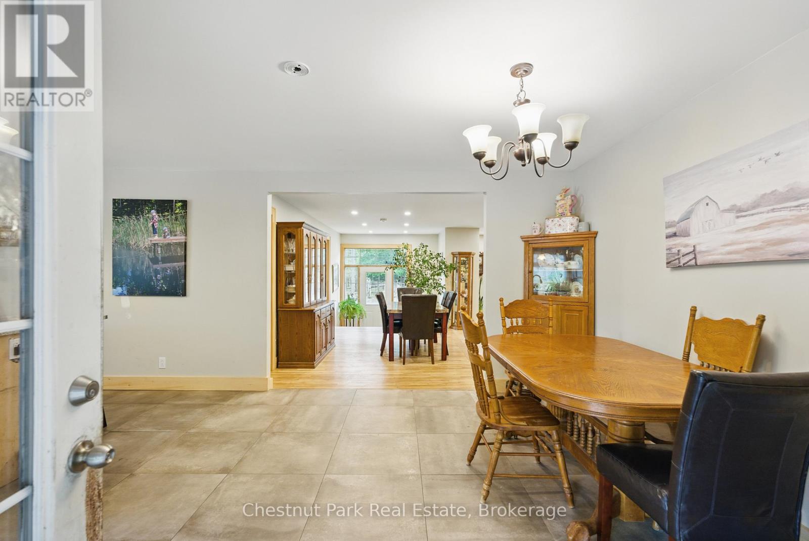 1258 Ravenscliffe Road, Huntsville, Ontario  P1H 2N5 - Photo 12 - X12413424