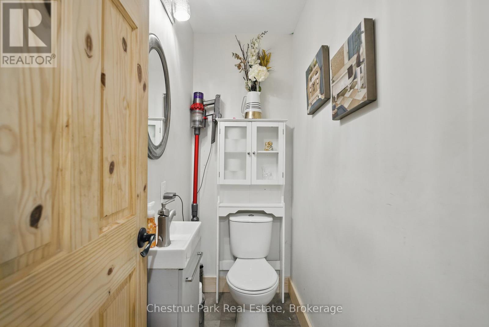 1258 Ravenscliffe Road, Huntsville, Ontario  P1H 2N5 - Photo 13 - X12413424