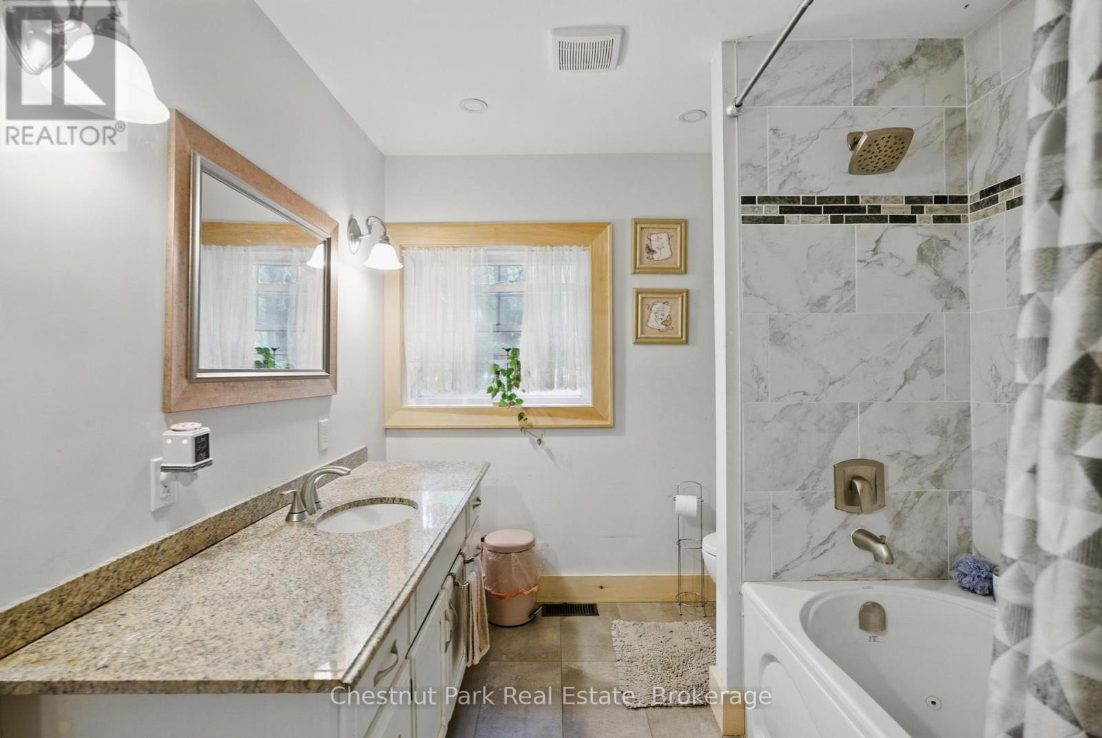 1258 Ravenscliffe Road, Huntsville, Ontario  P1H 2N5 - Photo 16 - X12413424