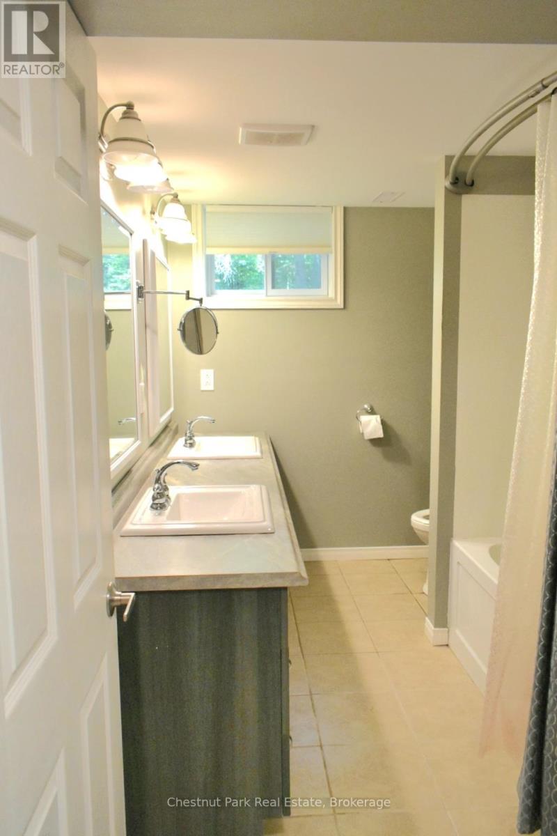 1258 Ravenscliffe Road, Huntsville, Ontario  P1H 2N5 - Photo 25 - X12413424