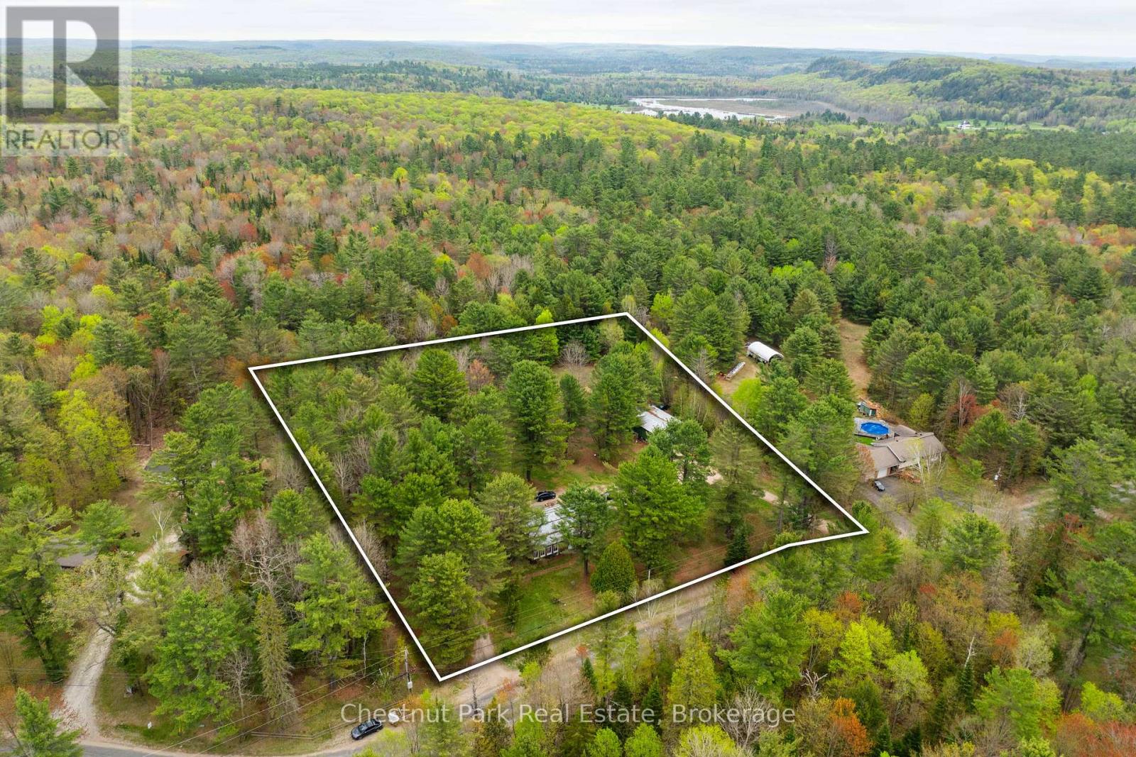 1258 Ravenscliffe Road, Huntsville, Ontario  P1H 2N5 - Photo 32 - X12413424