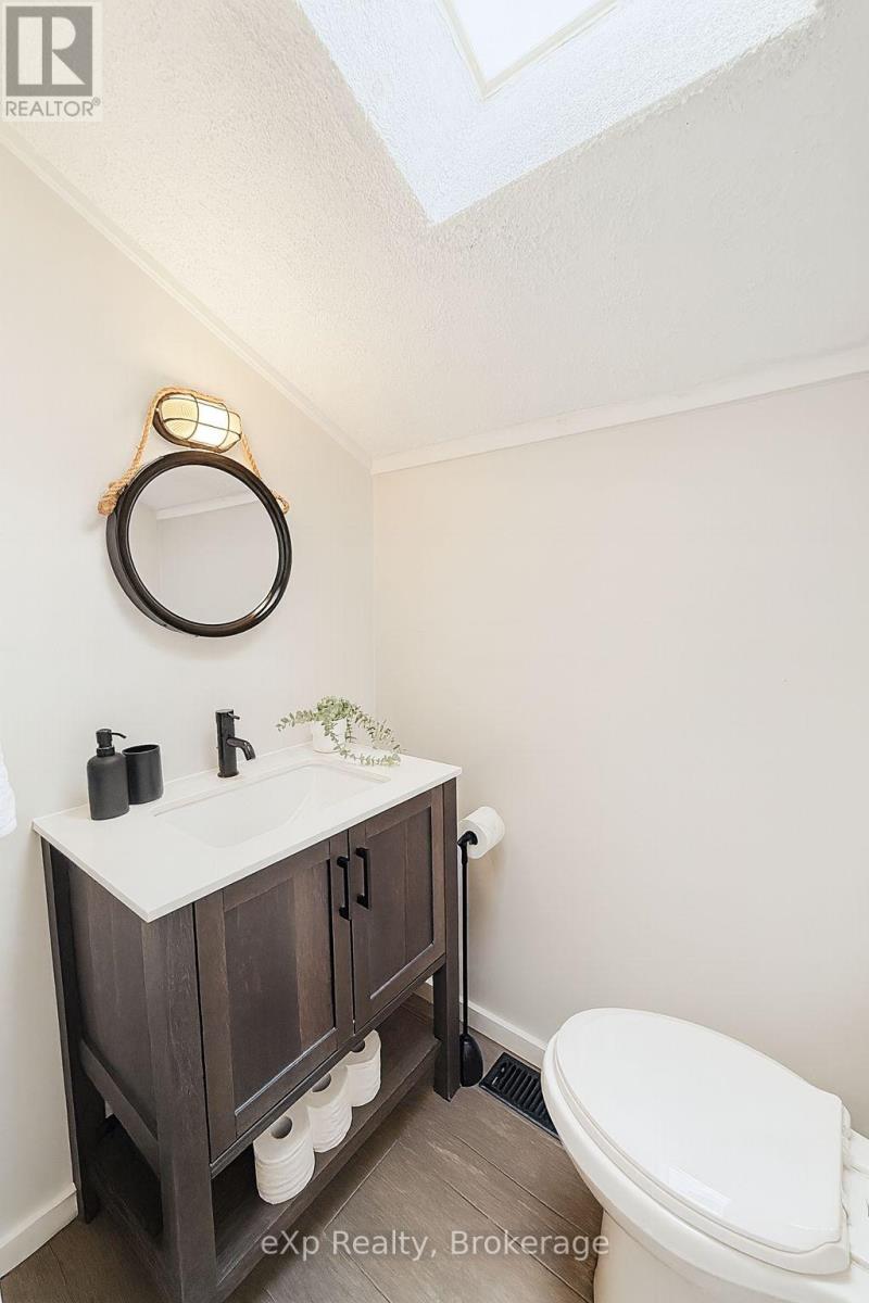 1382 Muskoka Rd 169 N, Gravenhurst, Ontario  P1P 1R2 - Photo 27 - X12414111