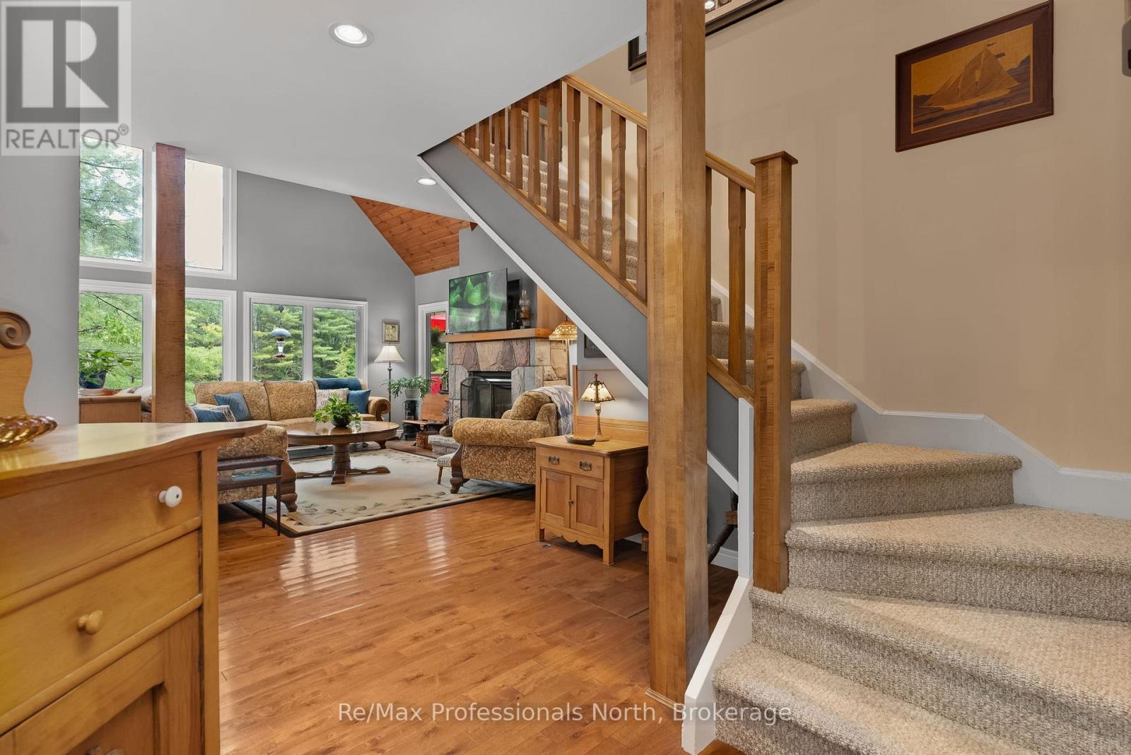 1005 Laidlaw Avenue, Gravenhurst, Ontario  L0K 2B0 - Photo 16 - X12414219