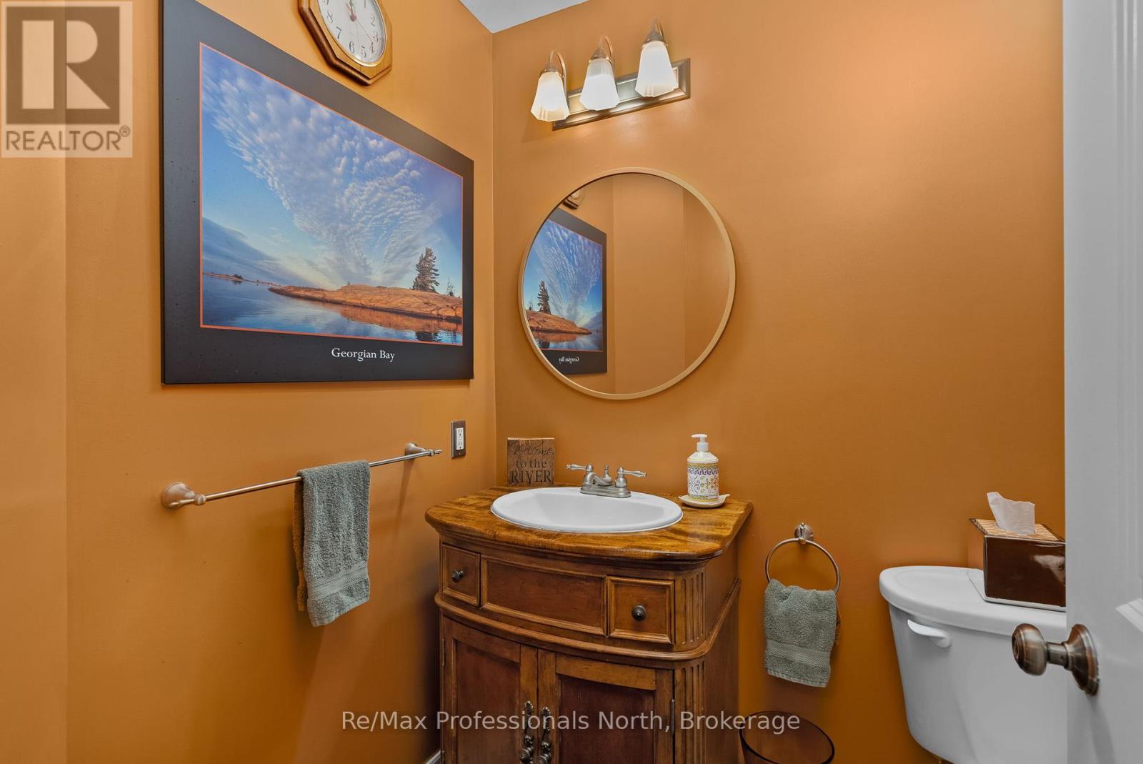 1005 Laidlaw Avenue, Gravenhurst, Ontario  L0K 2B0 - Photo 24 - X12414219