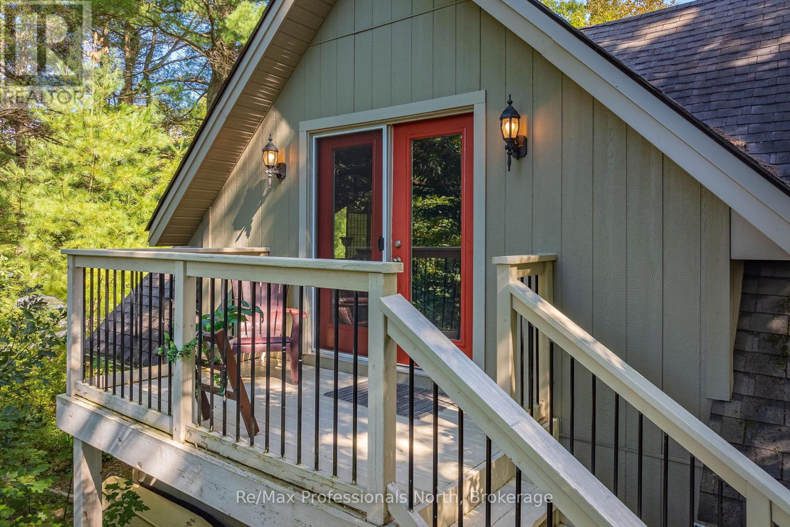 1005 Laidlaw Avenue, Gravenhurst, Ontario  L0K 2B0 - Photo 32 - X12414219