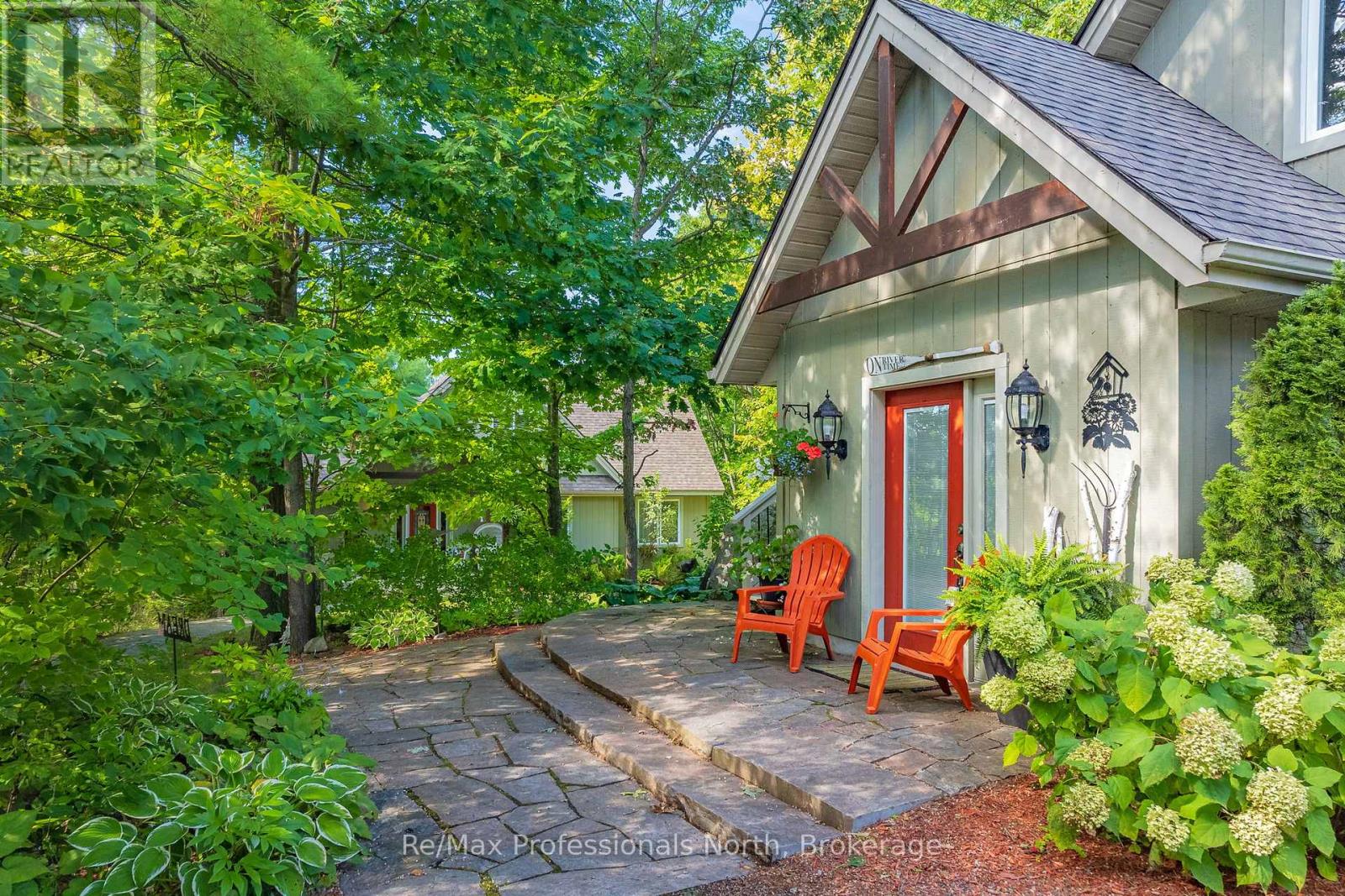 1005 Laidlaw Avenue, Gravenhurst, Ontario  L0K 2B0 - Photo 35 - X12414219