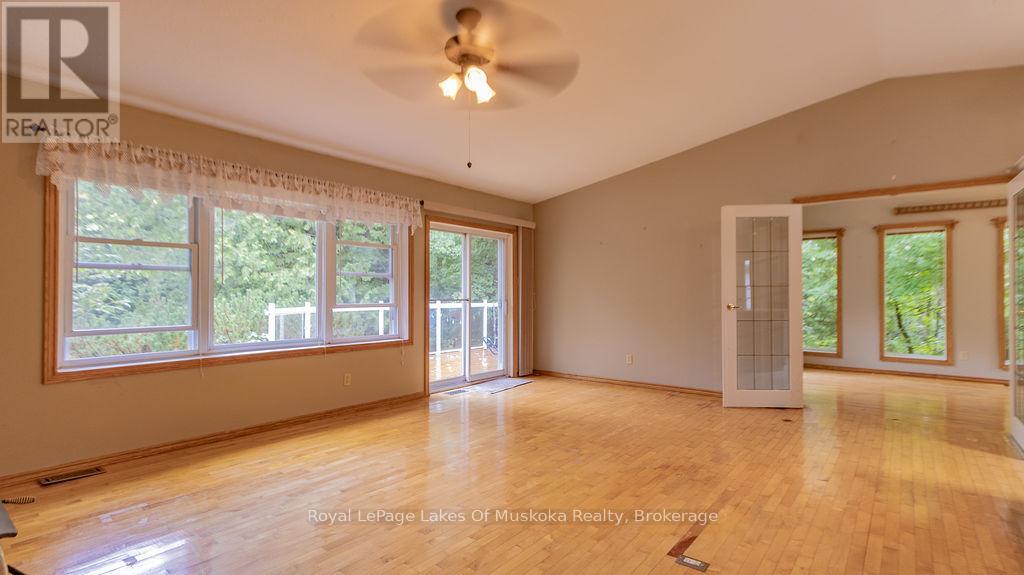 4244 Muskoka Road 117, Lake Of Bays, Ontario  P0B 1A0 - Photo 11 - X12414876