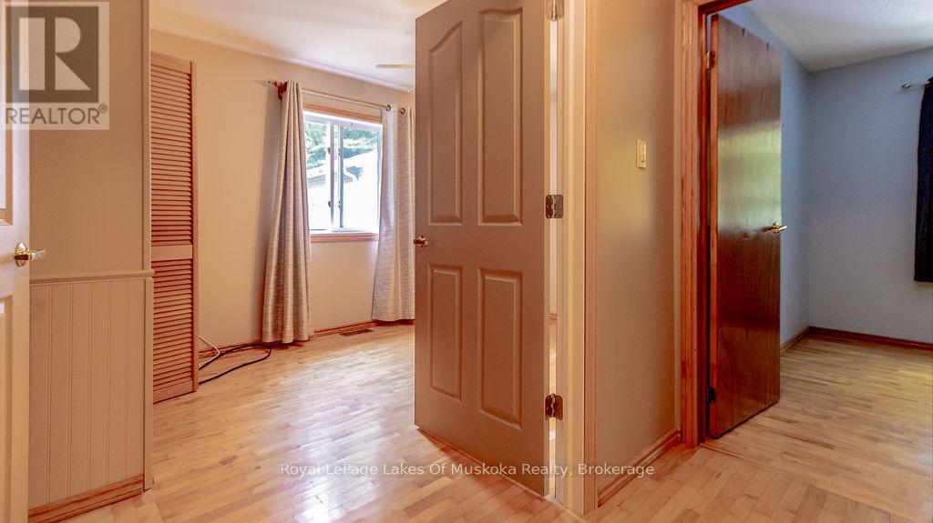 4244 Muskoka Road 117, Lake Of Bays, Ontario  P0B 1A0 - Photo 16 - X12414876