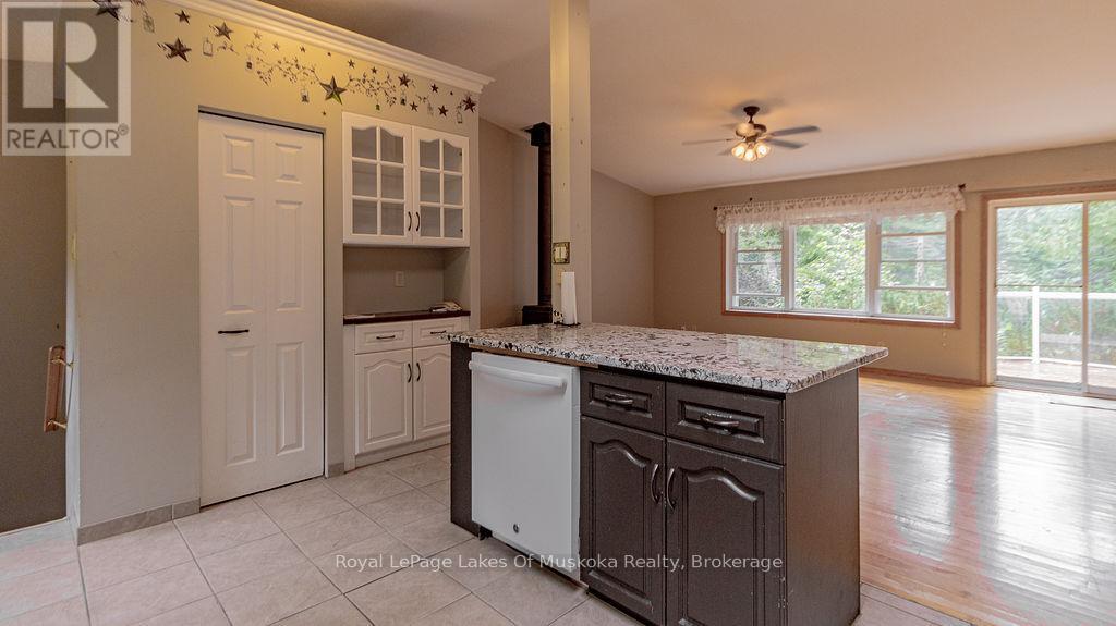 4244 Muskoka Road 117, Lake Of Bays, Ontario  P0B 1A0 - Photo 5 - X12414876