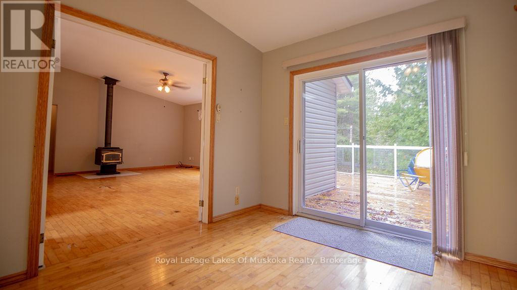 4244 Muskoka Road 117, Lake Of Bays, Ontario  P0B 1A0 - Photo 9 - X12414876
