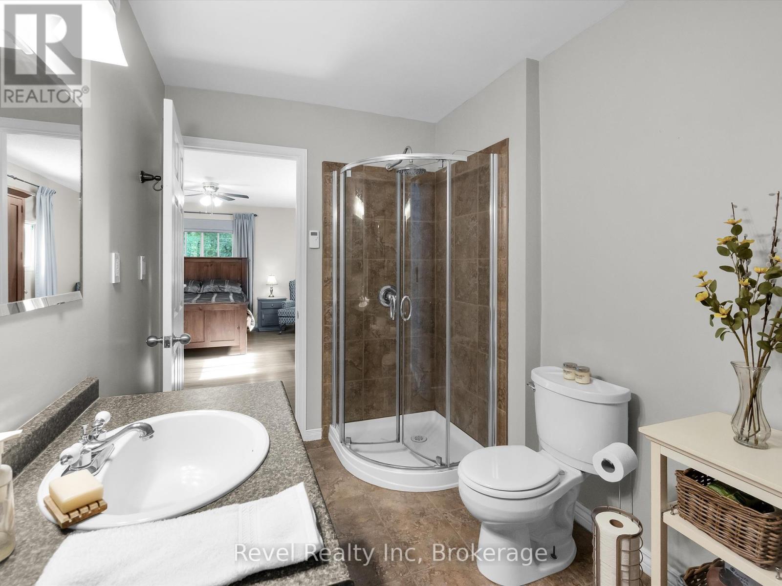 1326 Echo Lake Road, Lake Of Bays, Ontario  P0B 1A0 - Photo 16 - X12415221