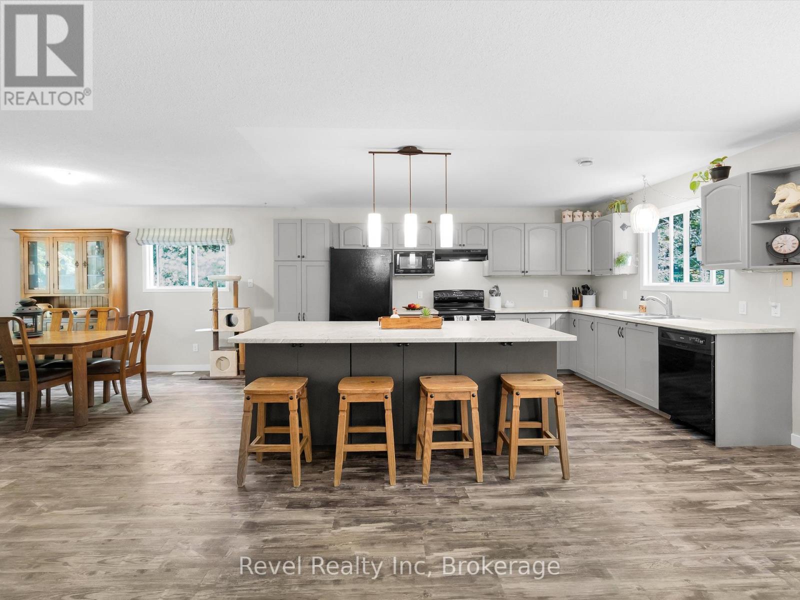 1326 Echo Lake Road, Lake Of Bays, Ontario  P0B 1A0 - Photo 5 - X12415221