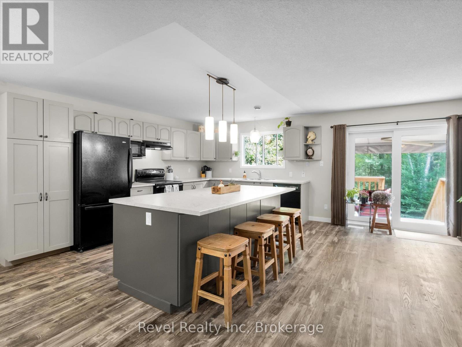 1326 Echo Lake Road, Lake Of Bays, Ontario  P0B 1A0 - Photo 7 - X12415221