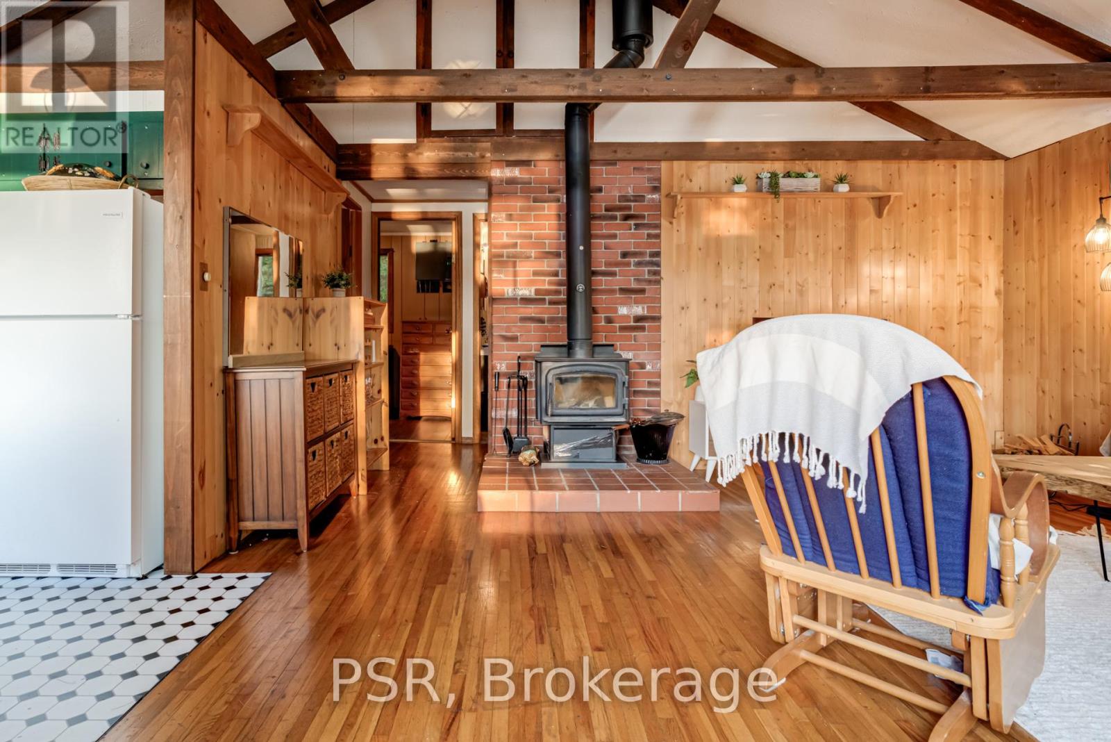 1027 North Pine Drive, Lake Of Bays, Ontario  P0A 1E0 - Photo 11 - X12416145