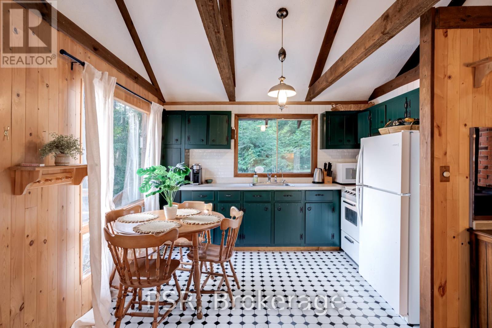 1027 North Pine Drive, Lake Of Bays, Ontario  P0A 1E0 - Photo 15 - X12416145