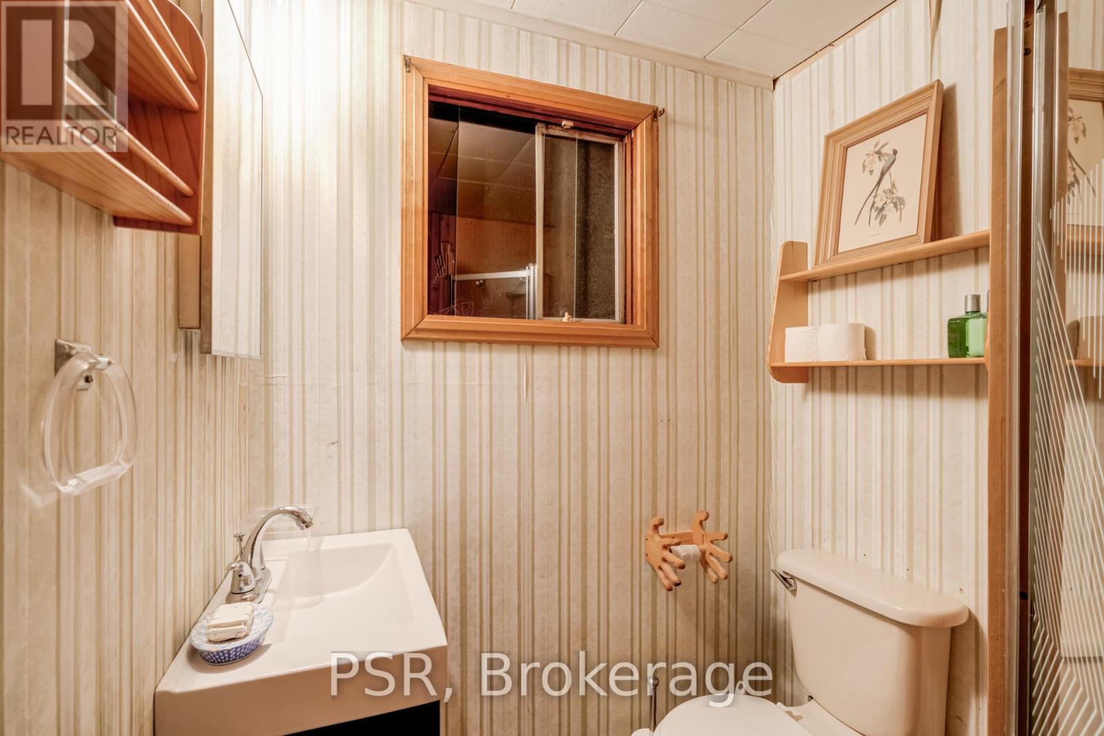 1027 North Pine Drive, Lake Of Bays, Ontario  P0A 1E0 - Photo 21 - X12416145