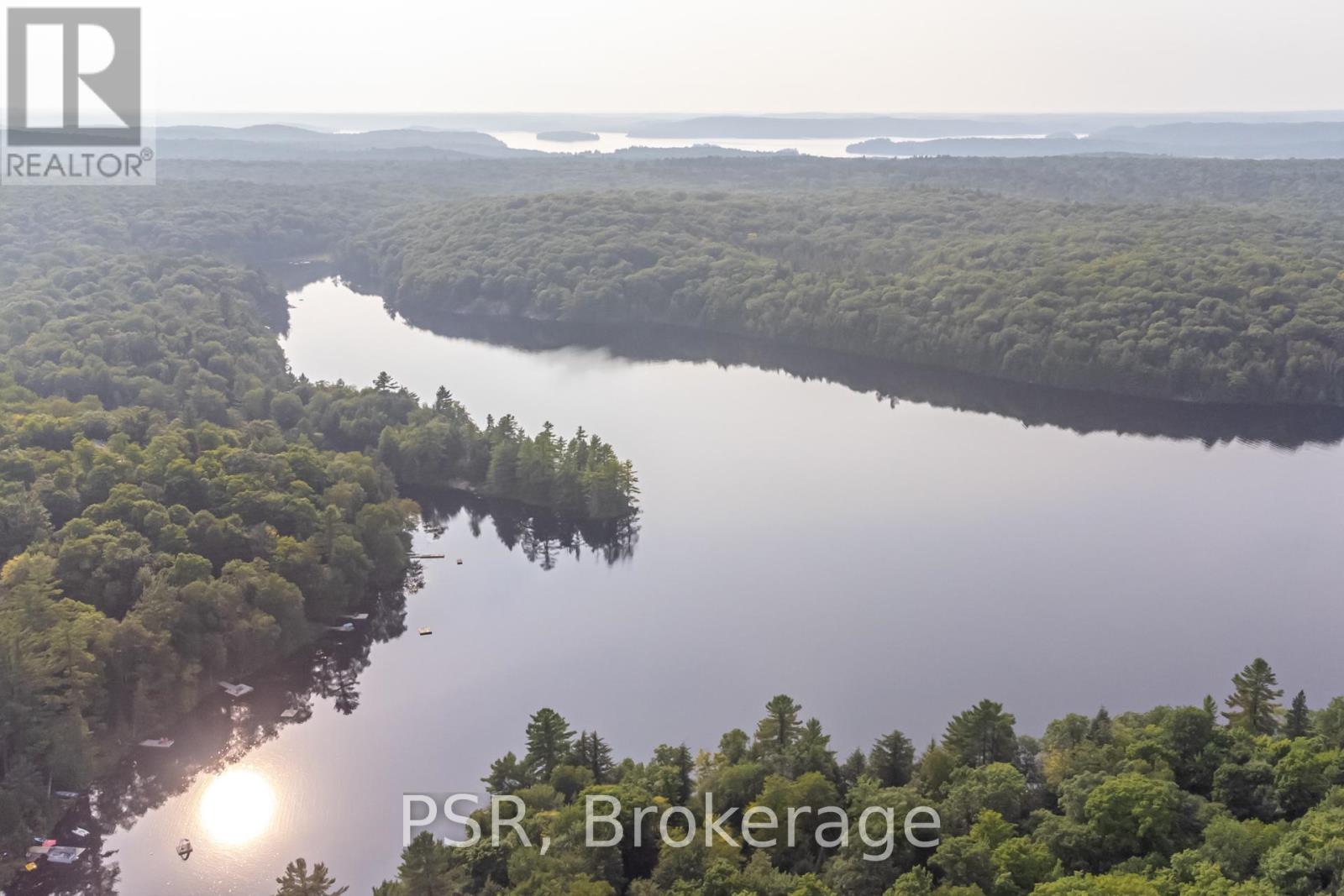 1027 North Pine Drive, Lake Of Bays, Ontario  P0A 1E0 - Photo 5 - X12416145