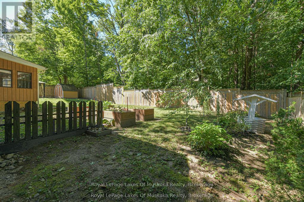 115 Douglas Street, Gravenhurst, Ontario  P1P 1A4 - Photo 17 - X12417211