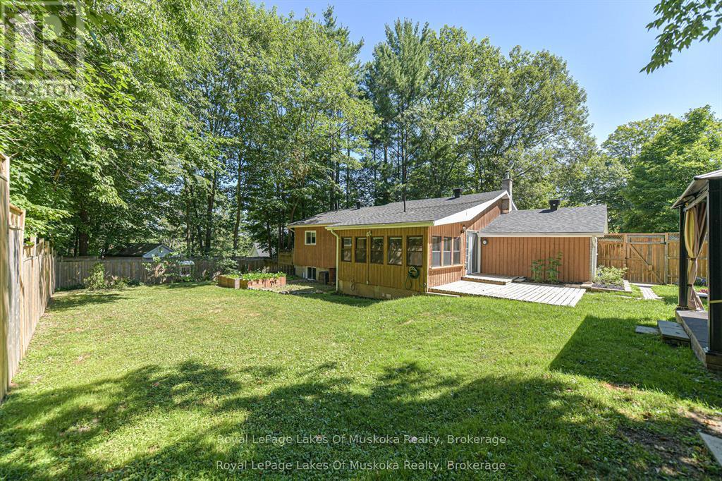115 Douglas Street, Gravenhurst, Ontario  P1P 1A4 - Photo 21 - X12417211