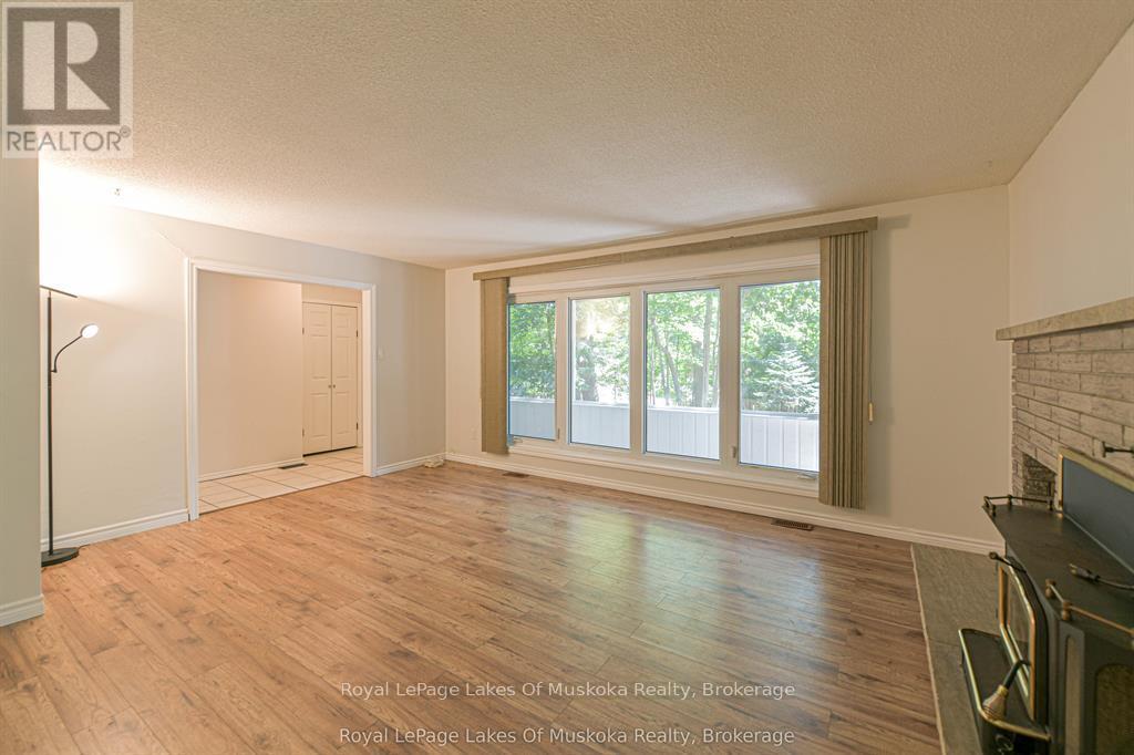 115 Douglas Street, Gravenhurst, Ontario  P1P 1A4 - Photo 30 - X12417211