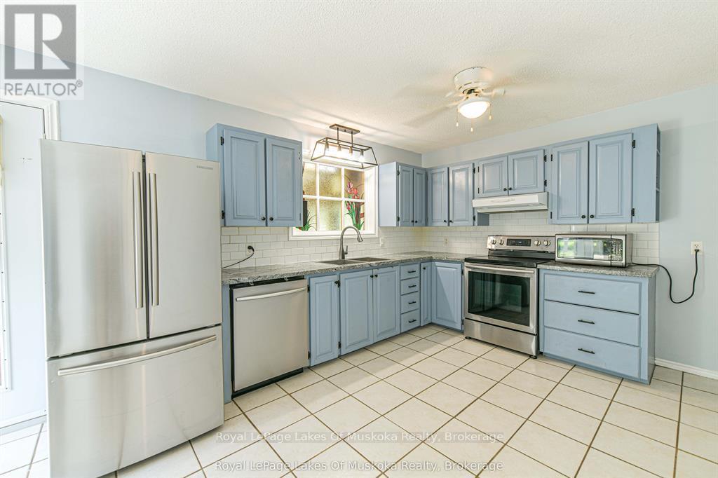 115 Douglas Street, Gravenhurst, Ontario  P1P 1A4 - Photo 35 - X12417211