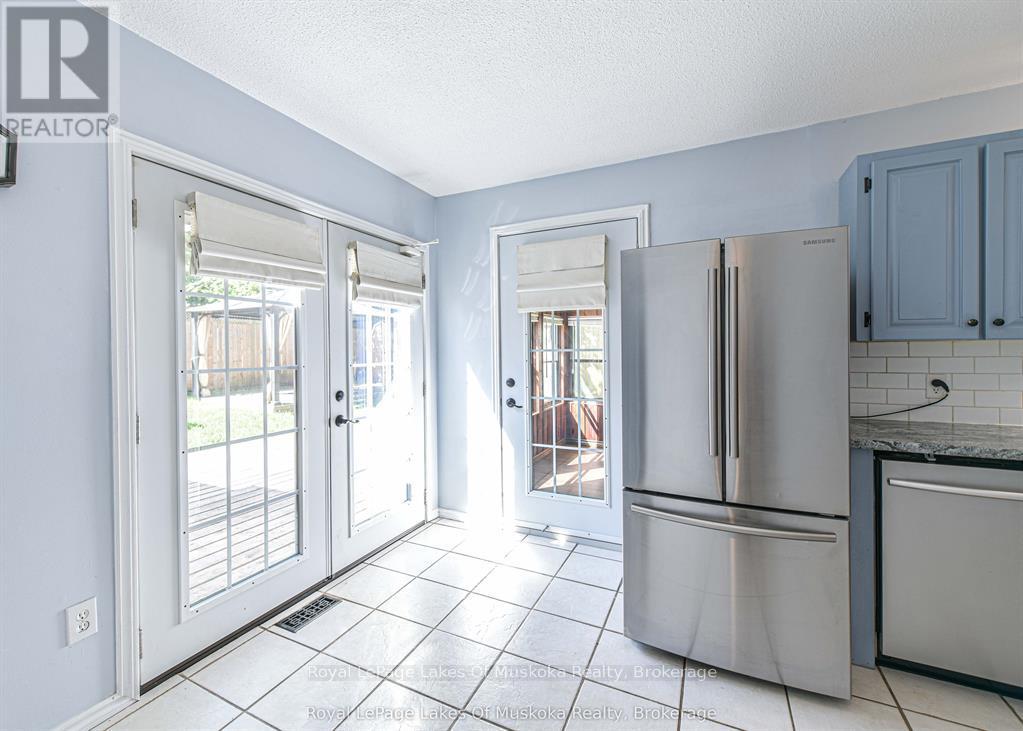 115 Douglas Street, Gravenhurst, Ontario  P1P 1A4 - Photo 37 - X12417211