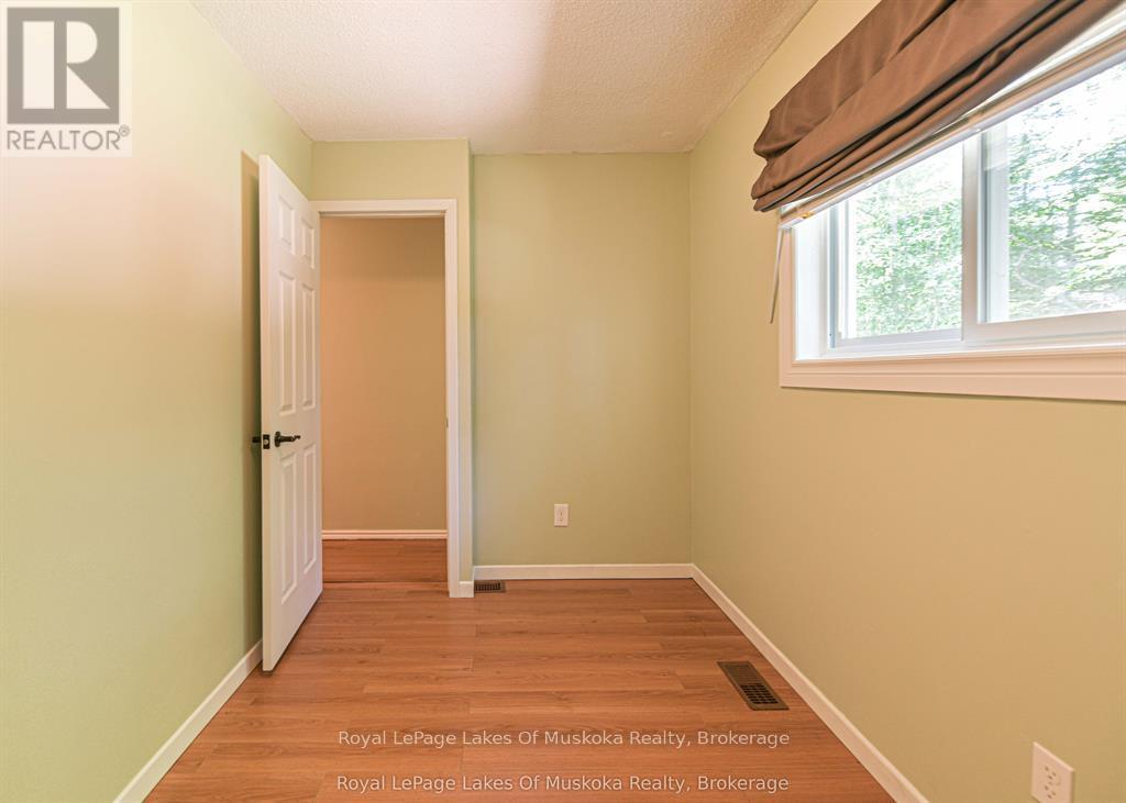 115 Douglas Street, Gravenhurst, Ontario  P1P 1A4 - Photo 44 - X12417211